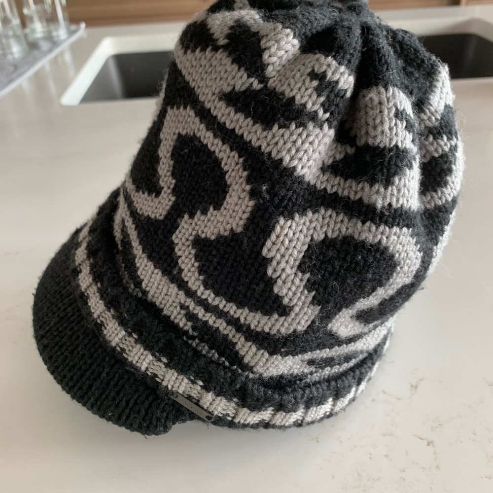 lululemon athletica Black and Gray Knit Hat